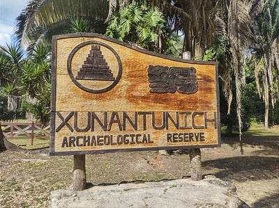 Xunantunich sign